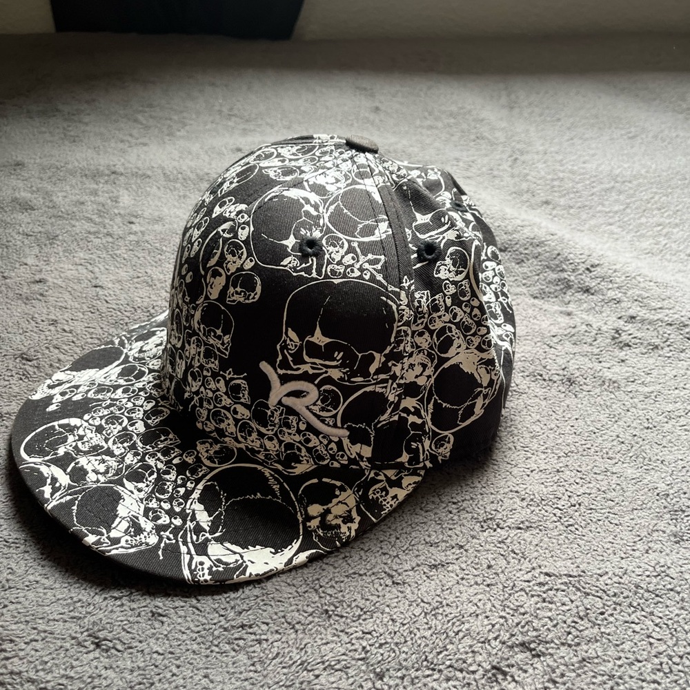 Rocawear skull print cap